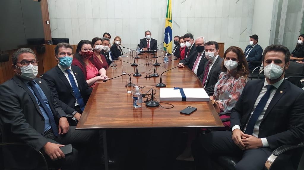 Presidente da Câmara reúne-se com dirigentes do MP brasileiro